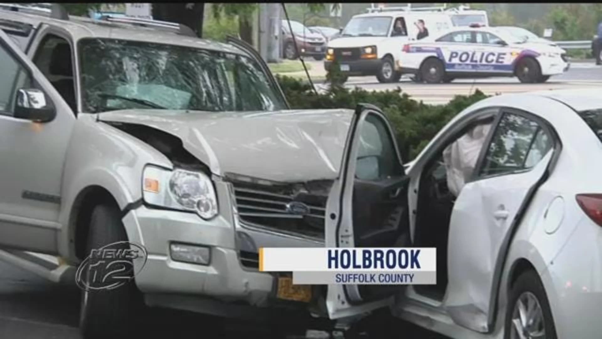 Man charged with DWI after crashing into police car in Holbrook