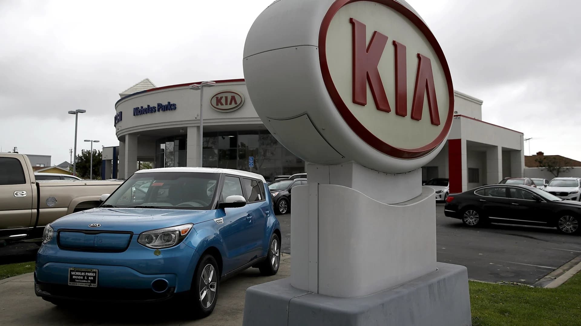 Kia recalls over 500K vehicles; air bags may not inflate