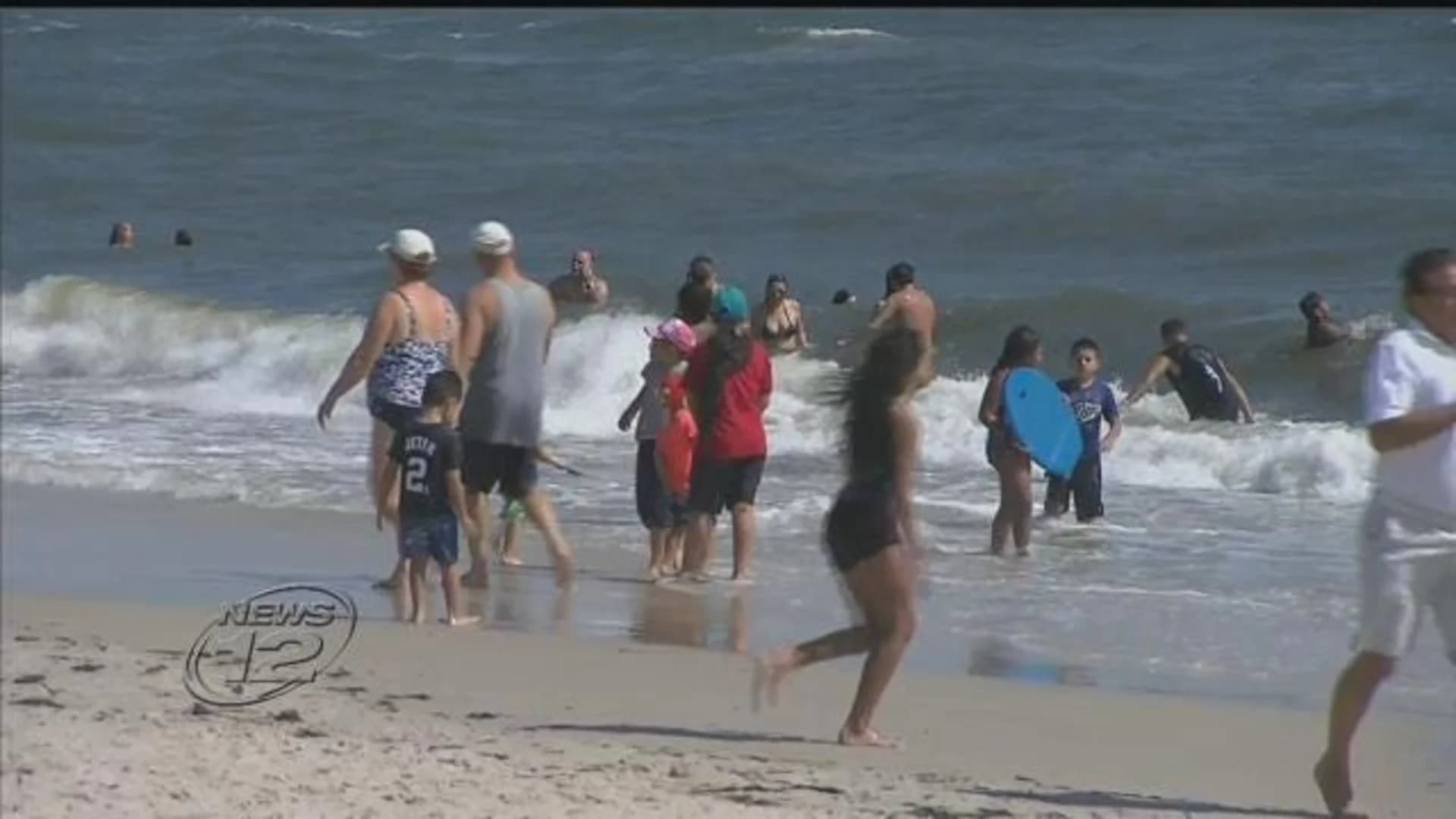 Beachgoers flock to Jones Beach for unofficial end of summer
