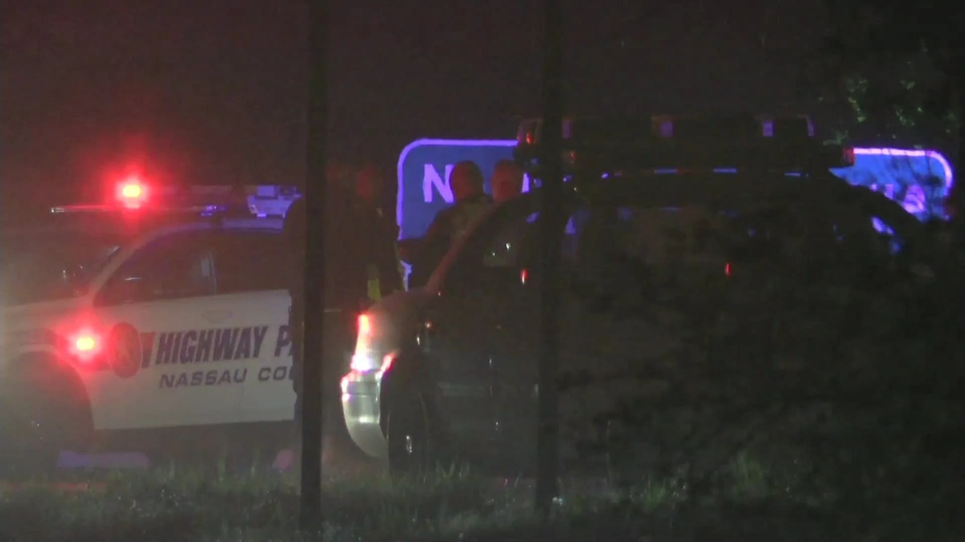 Police: 1 man dead after crash on Seaford Oyster Bay Expressway in North Massapequa