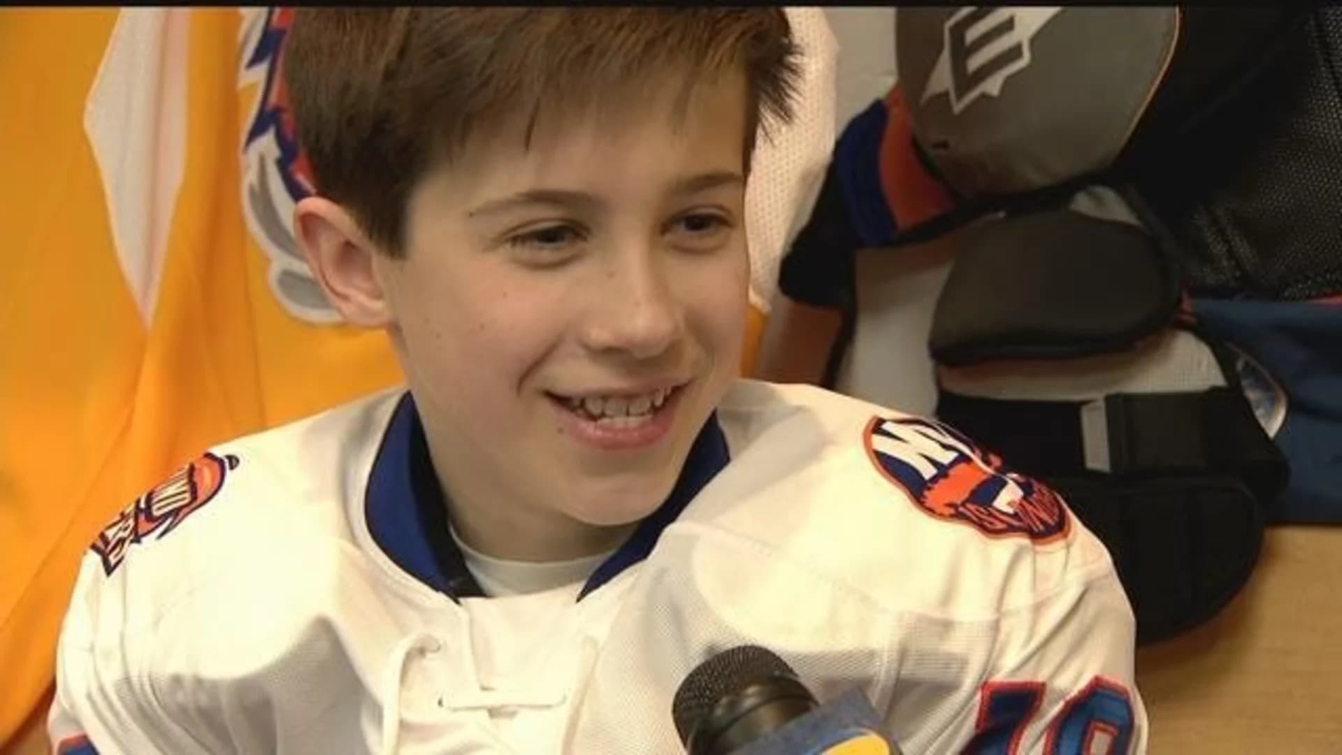 Make-A-Wish: 12-year-old boy signs 1-day contract with Sound Tigers