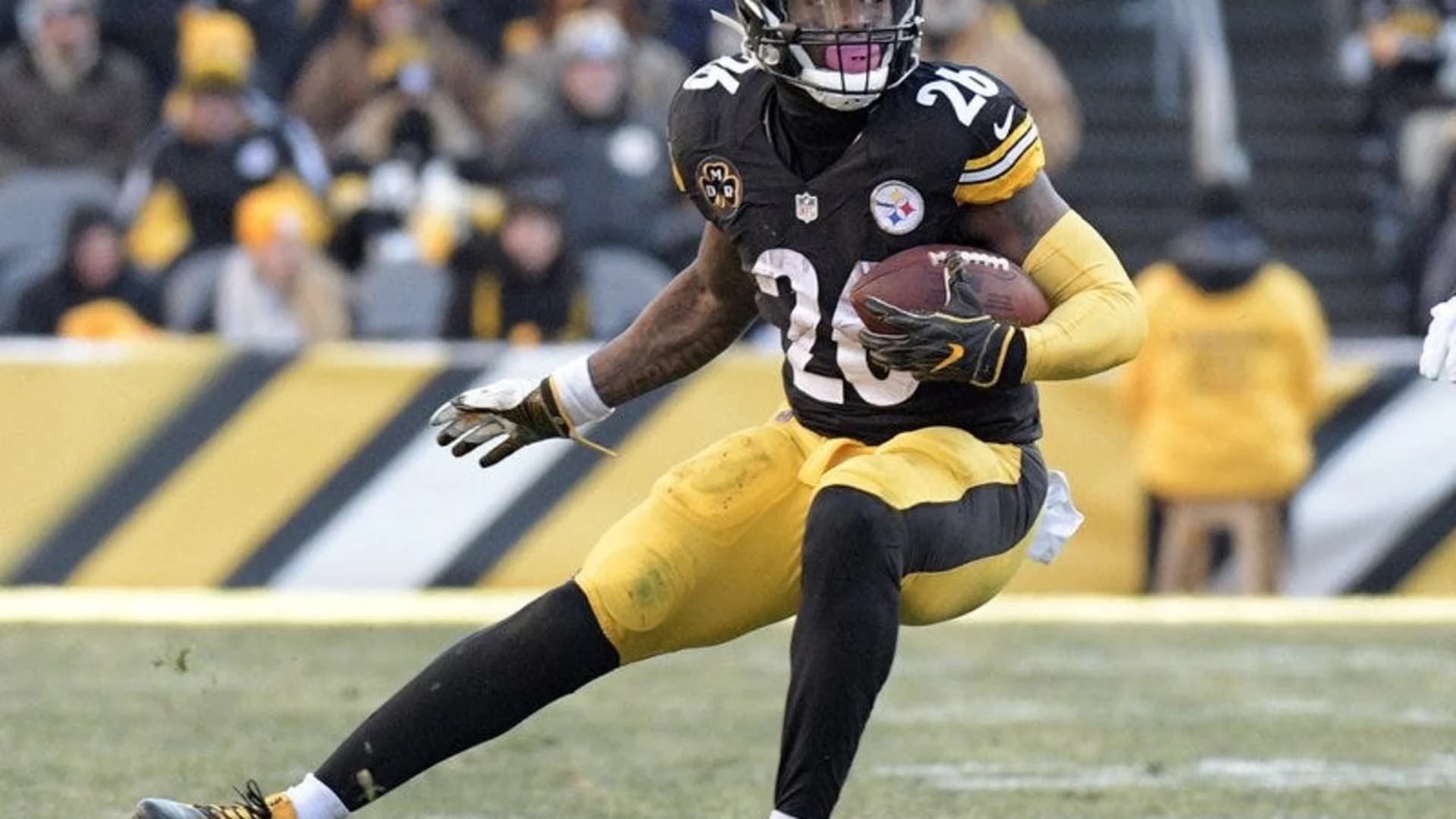 AP source: Jets agree to sign RB Le'Veon Bell