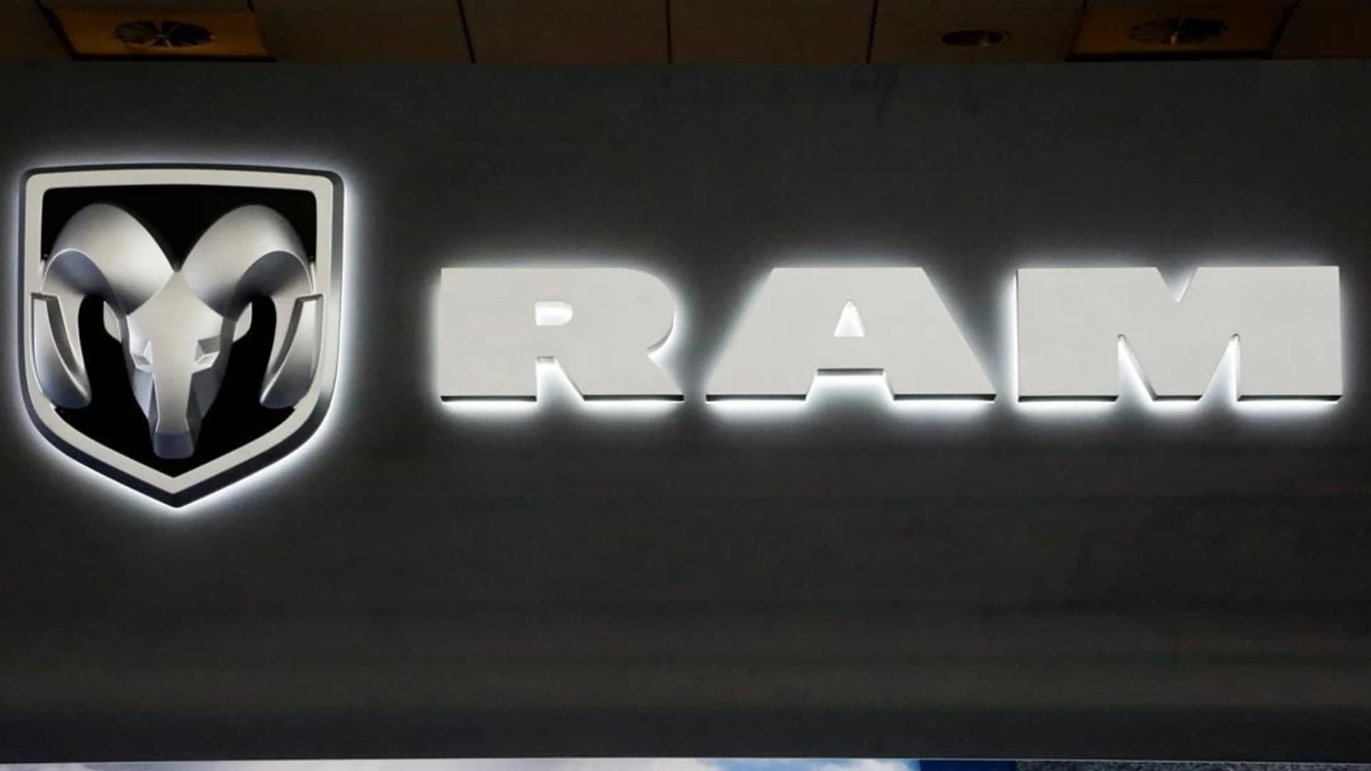 Ram adds 693,000 pickups to recall for tailgate problem