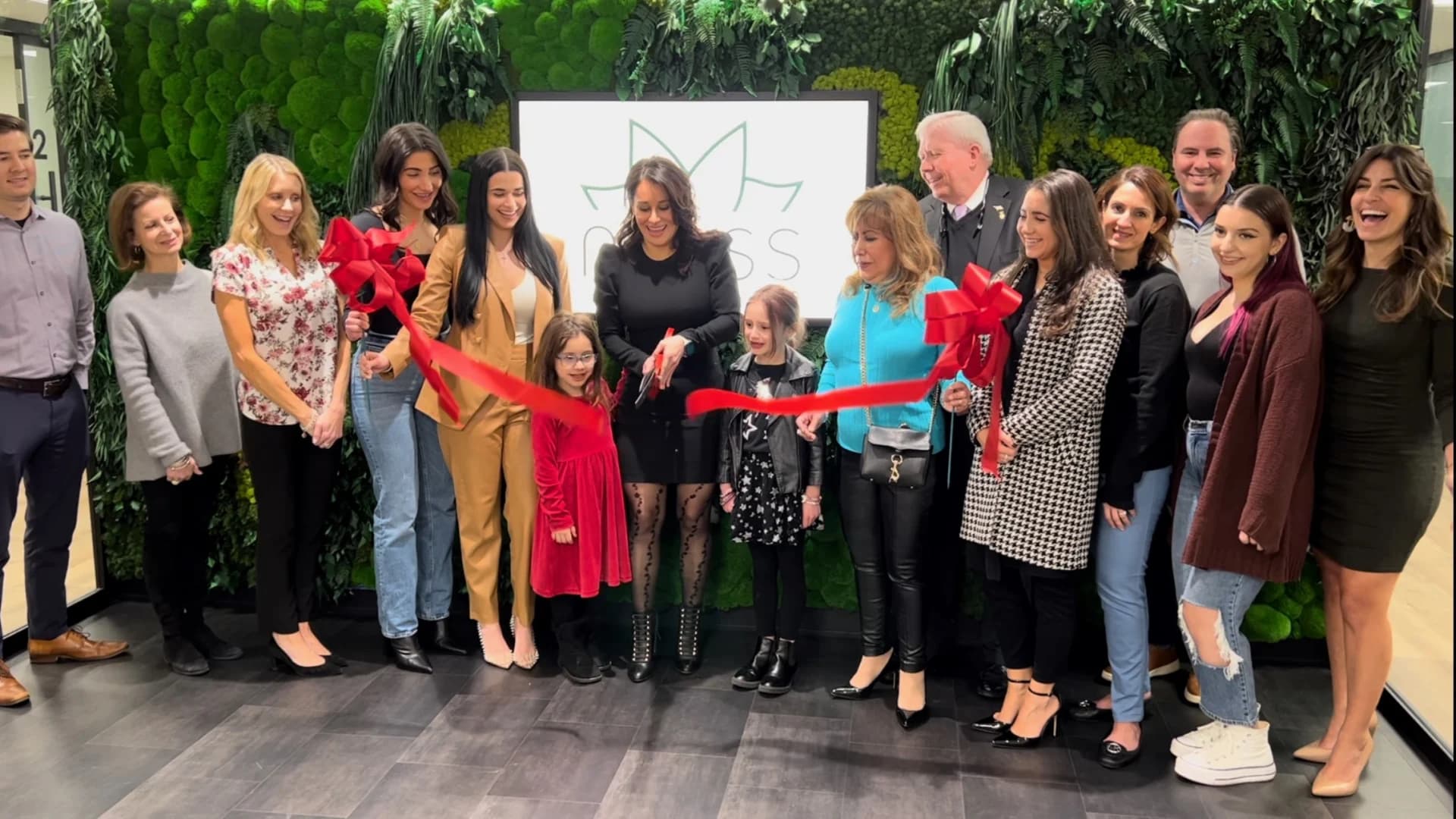Skin Bar New York opens new location in Garden City; donates to victims of domestic violence