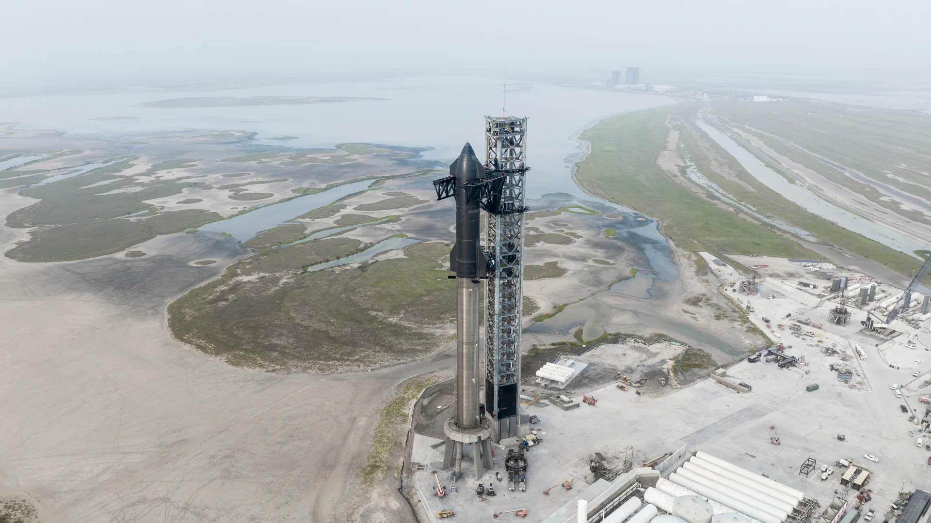 SpaceX calls off 1st launch attempt of giant new rocket