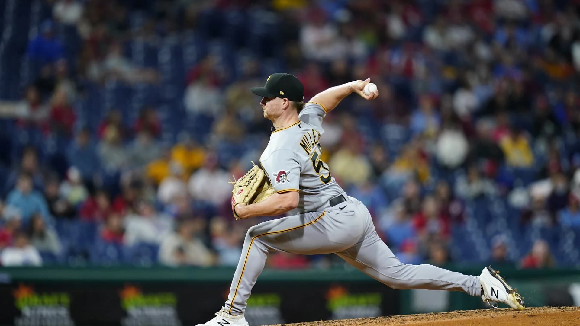 Yankees sign right-hander Shelby Miller to minor league deal
