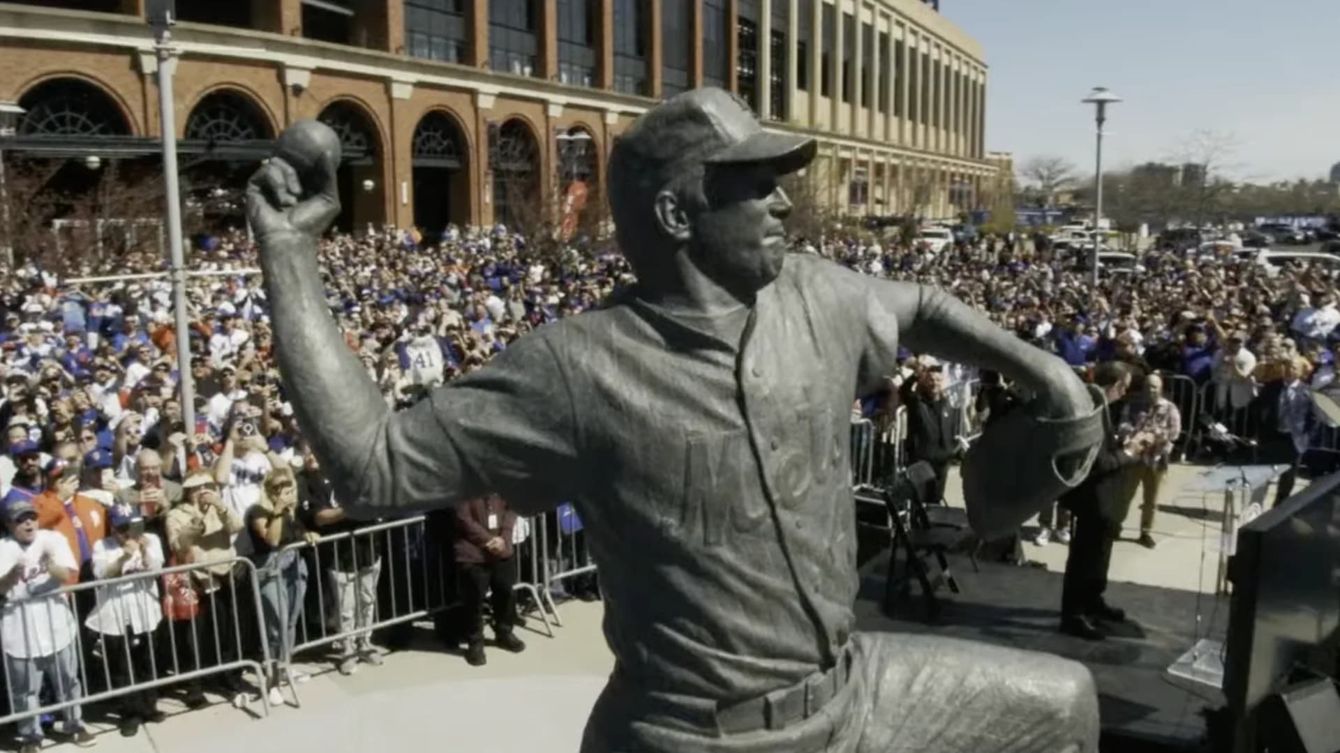 Mets unveil statue honoring Hall of Famer Tom Seaver