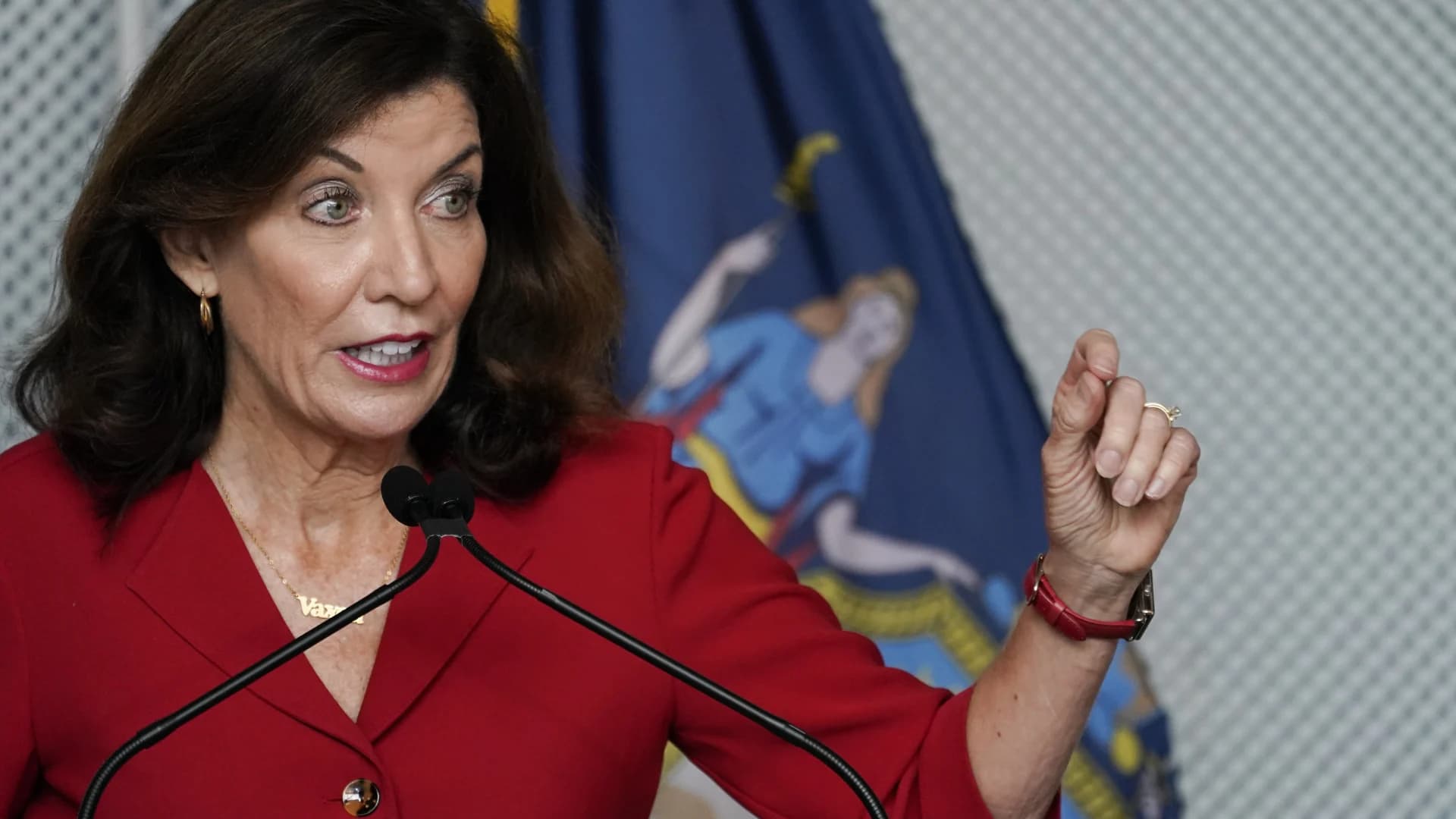Gov. Hochul announces plans to increase capacity, enhance safety of the LIE