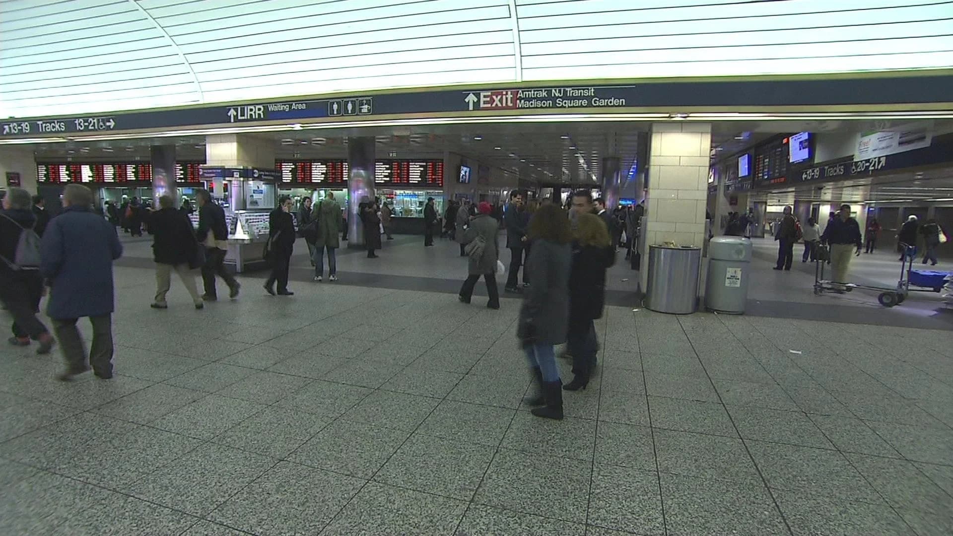 Lawmaker urges MTA to ease commuter problems during Penn Station overhaul