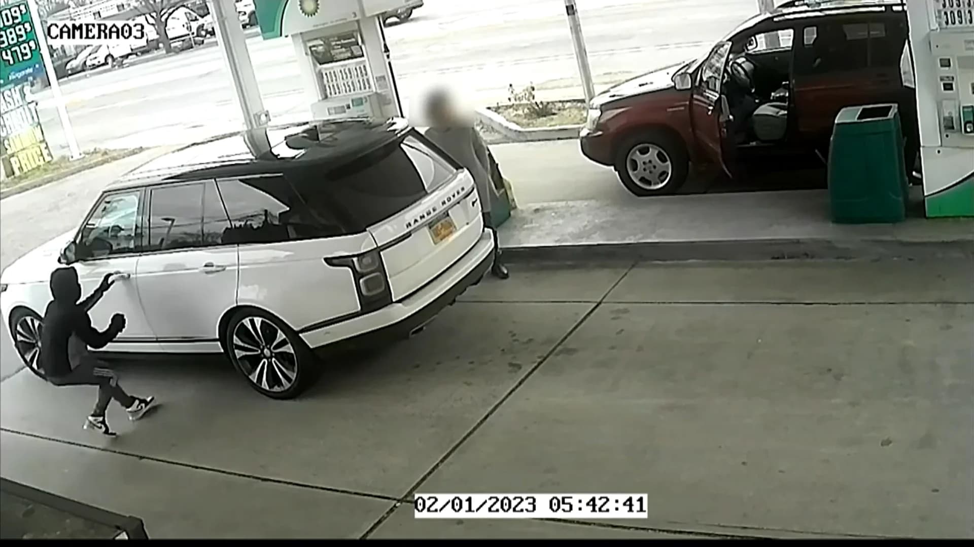 Guide: Safety tips to prevent car thefts while you pump gas