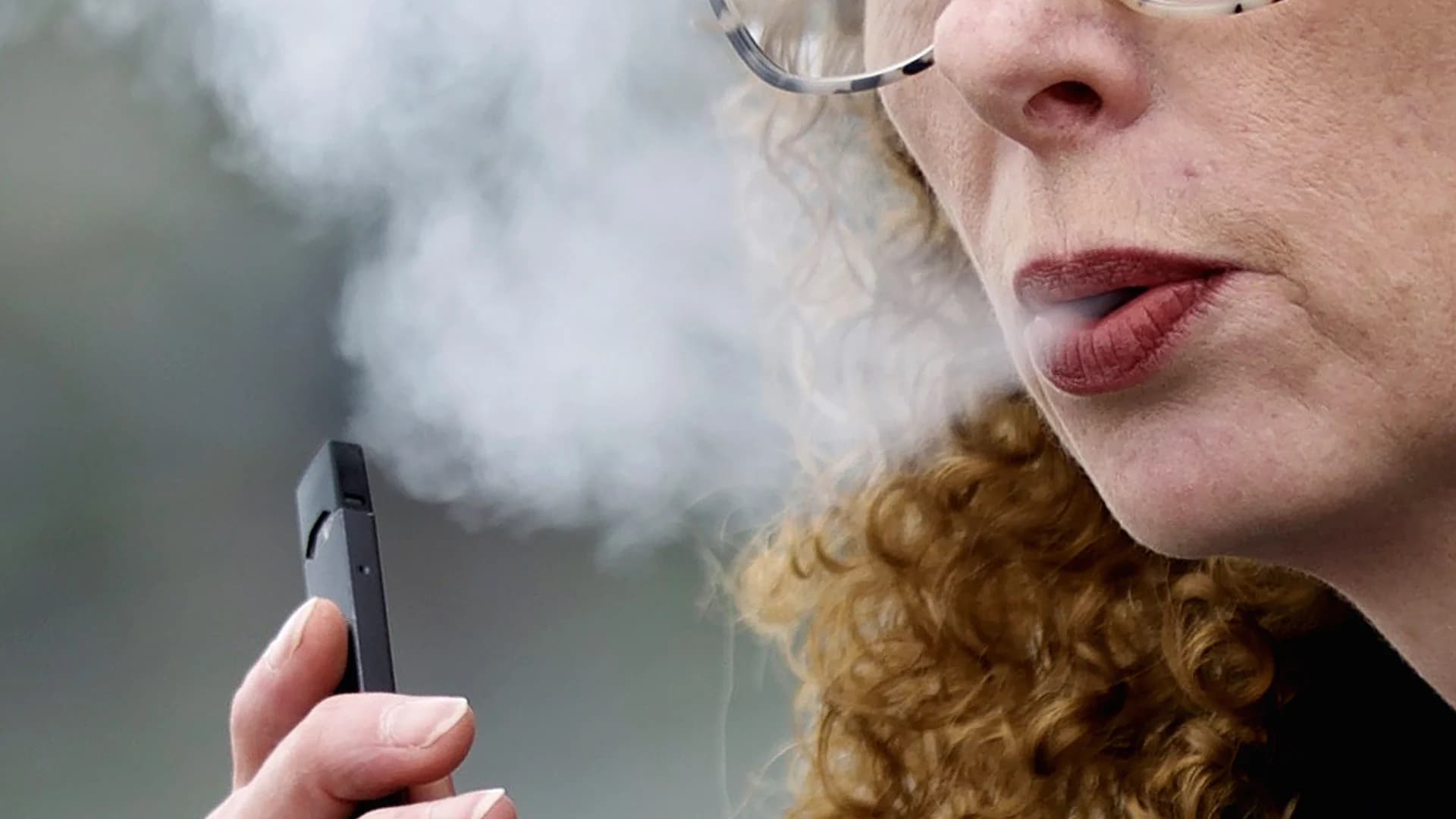 Juul can keep selling e-cigarettes as court blocks FDA ban